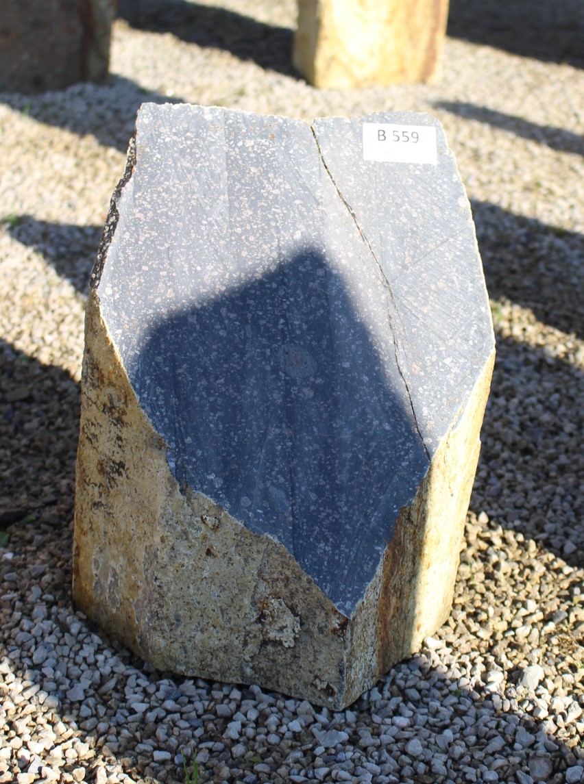 Basaltsäule ca. 23x20x32cm