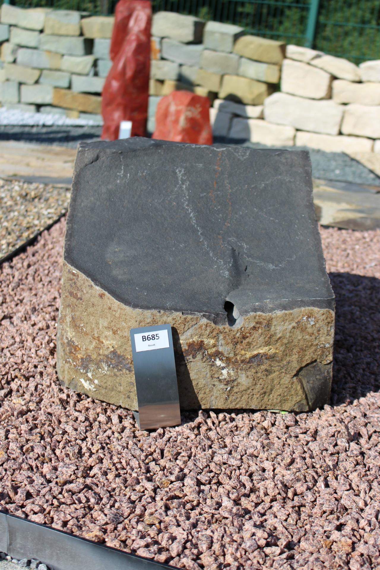 Basaltsäule ca. 58x42x35cm